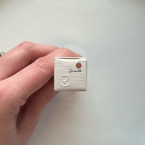 Rare Beauty All of the Above Weightless Shadow Stick in shade Growth - Picture 9 of 12